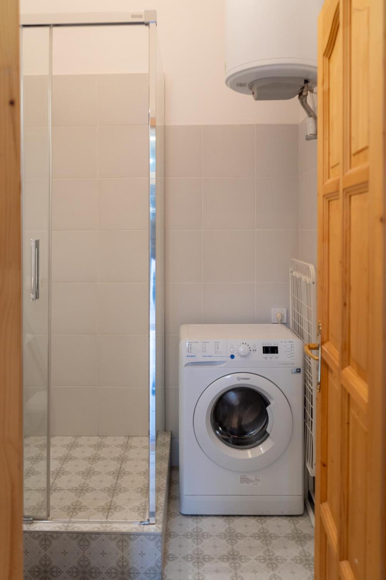 Cozy Apartment In Akacfa Street Budapeşte Dış mekan fotoğraf