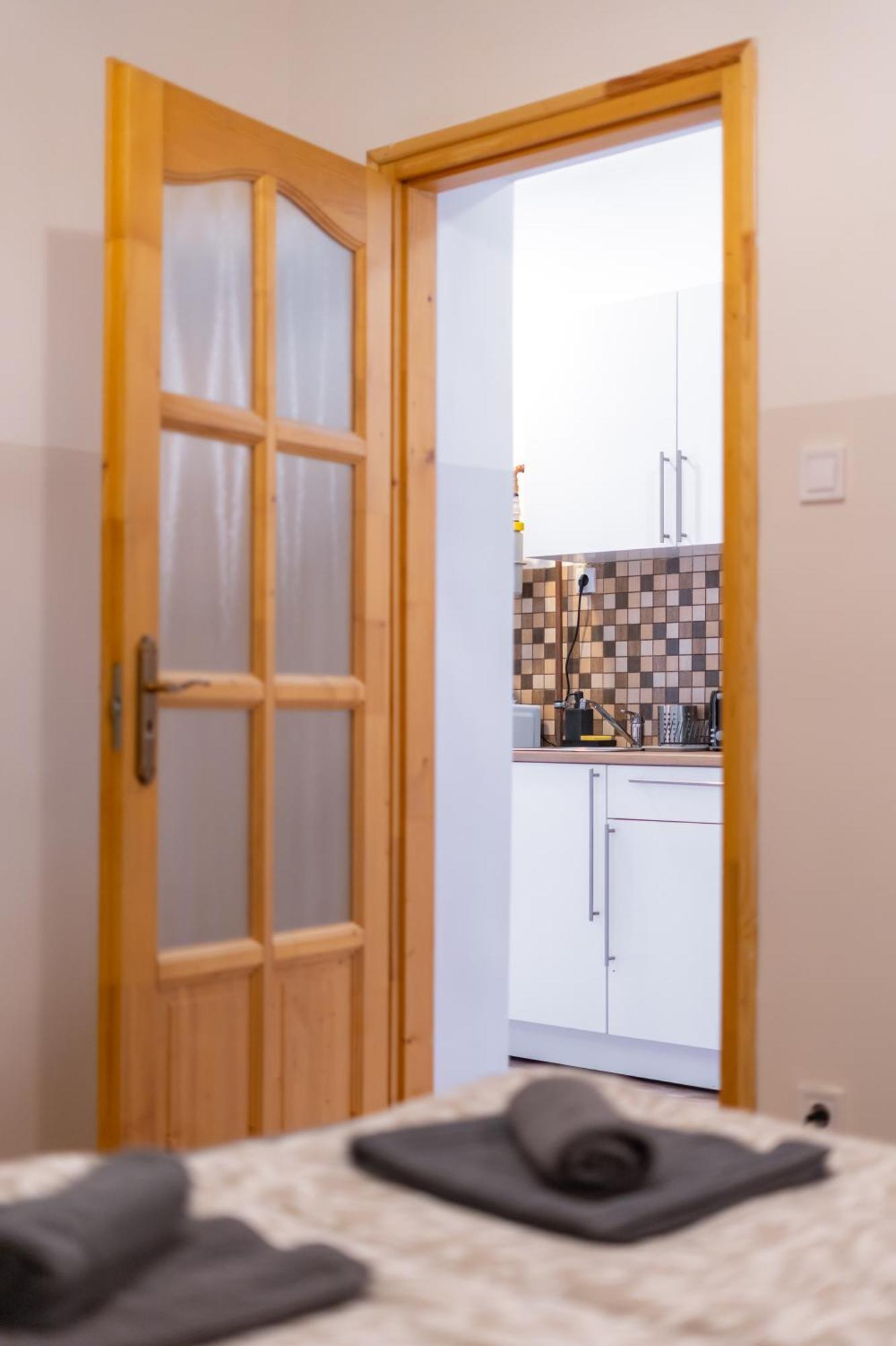 Cozy Apartment In Akacfa Street Budapeşte Dış mekan fotoğraf
